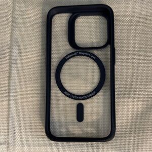 ESR Clear Blue I Phone 15 Pro Magnetic Phone Case EUC. Includes Privacy Glass